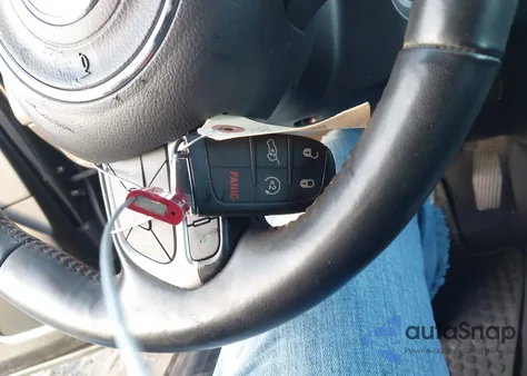 2020 Jeep Compass Latitude 4X4 z USA, uszkodzony, nr VIN 3C4NJDBB7LT100824